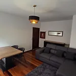 T2 Sul 5min Metro Porta 6pax Apartamento Matosinhos (Porto)