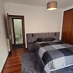 T2 Sul 5min Metro Porta 6pax